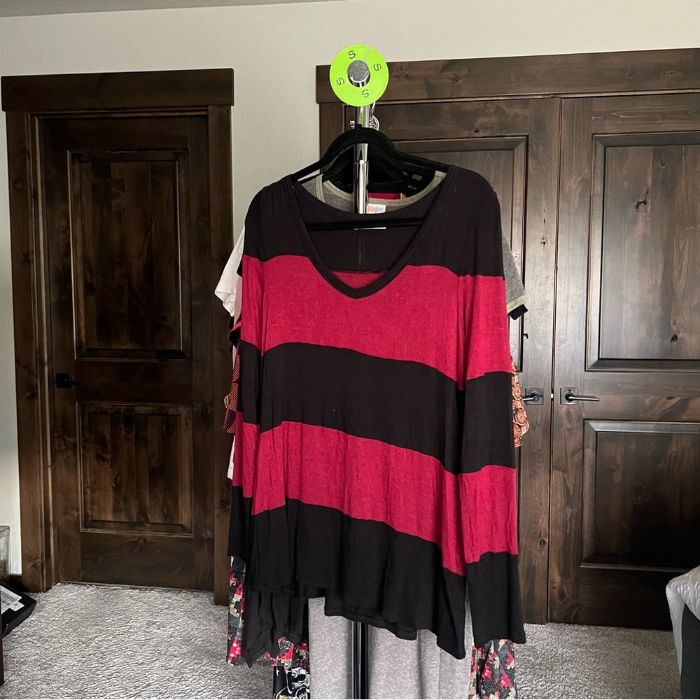 Women’s Size Small Bundle / Lot (5 pcs)
